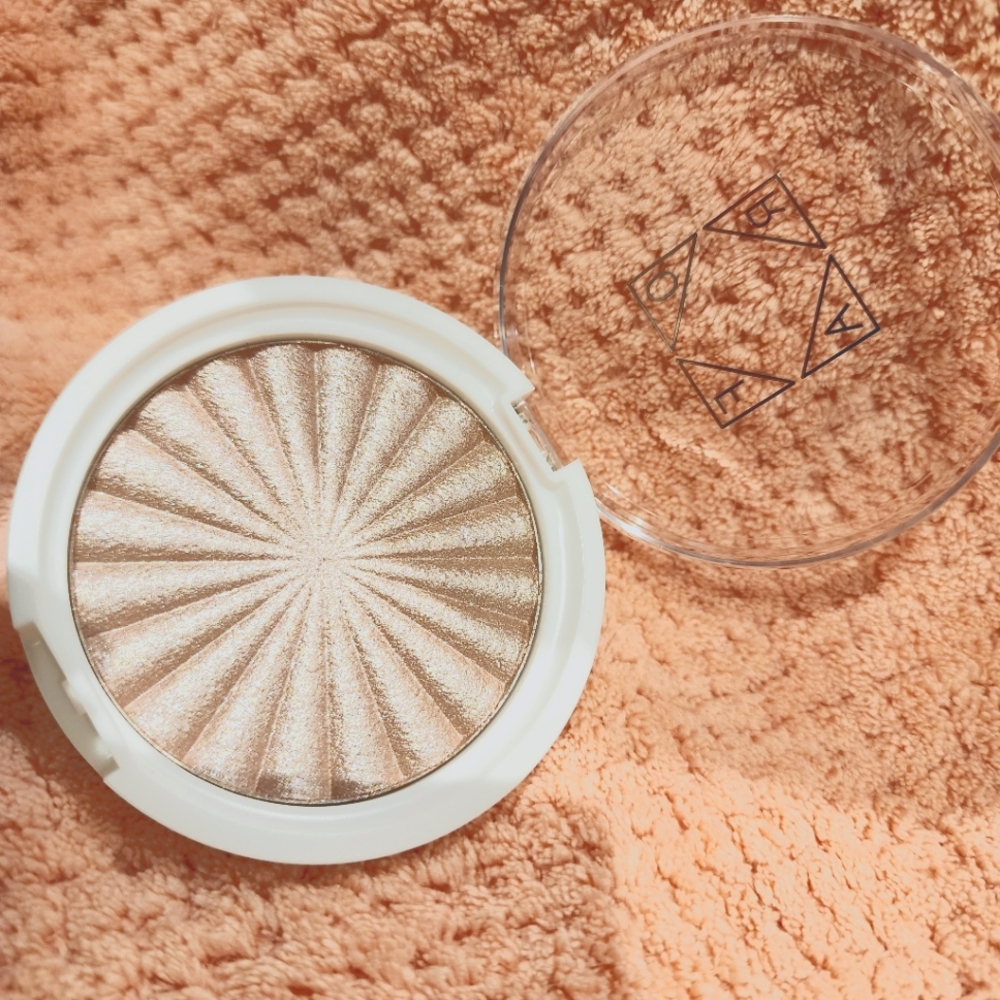 🆕️OFRA × TALIA MAR Highlighter in COVENT GARDEN